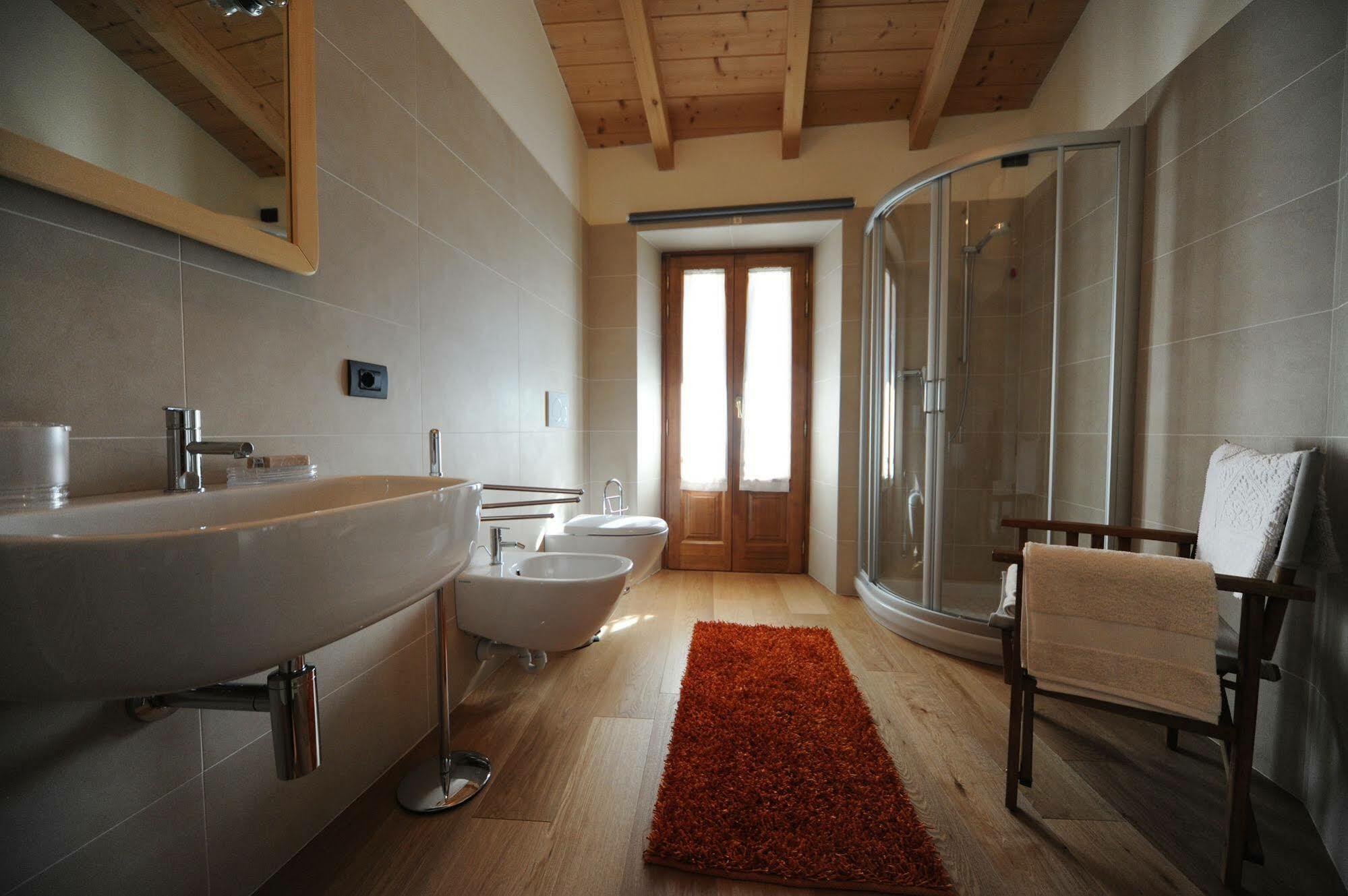 Casa Botta - Luino Lago Maggiore Exteriör bild