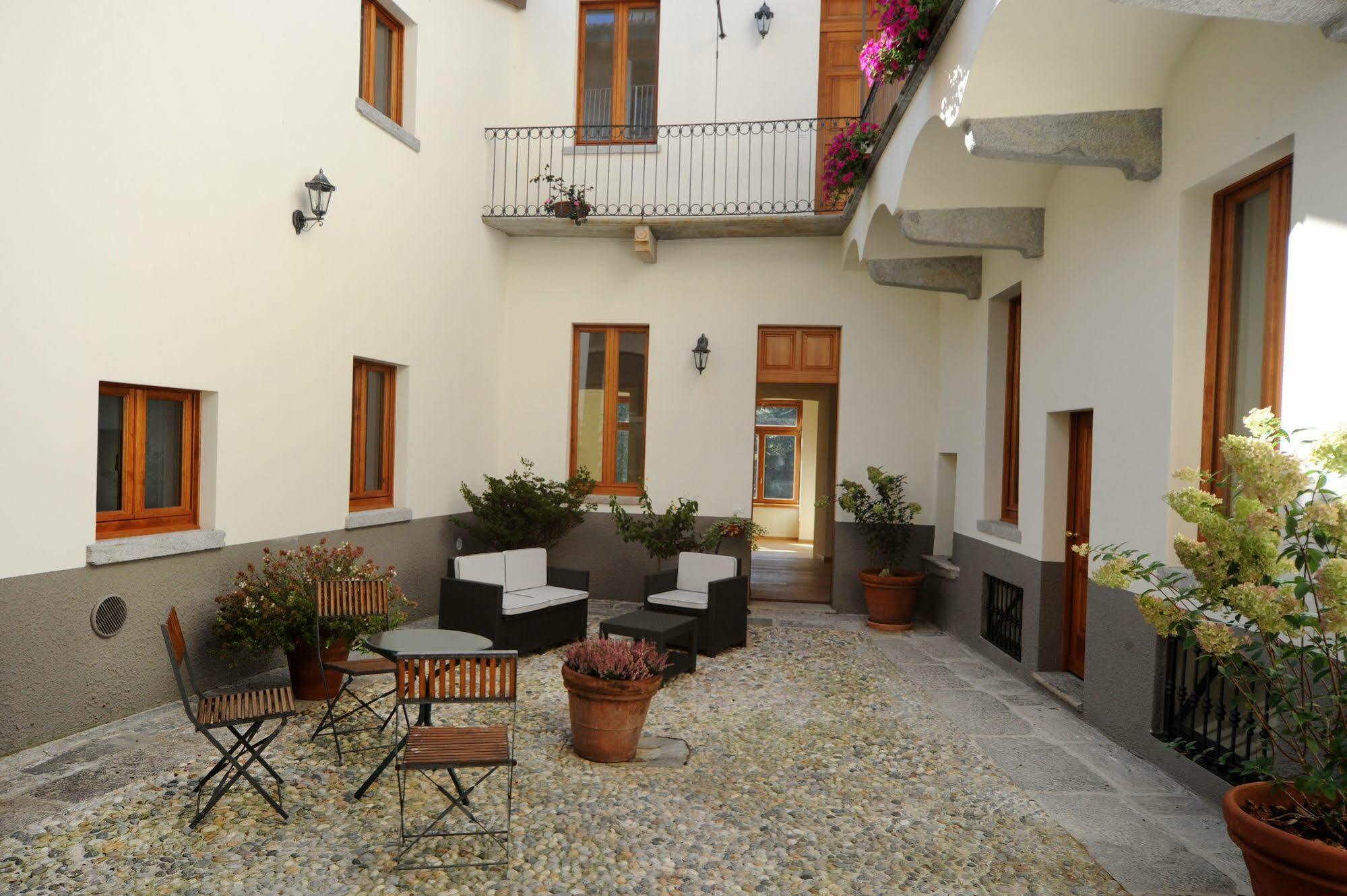 Casa Botta - Luino Lago Maggiore Exteriör bild