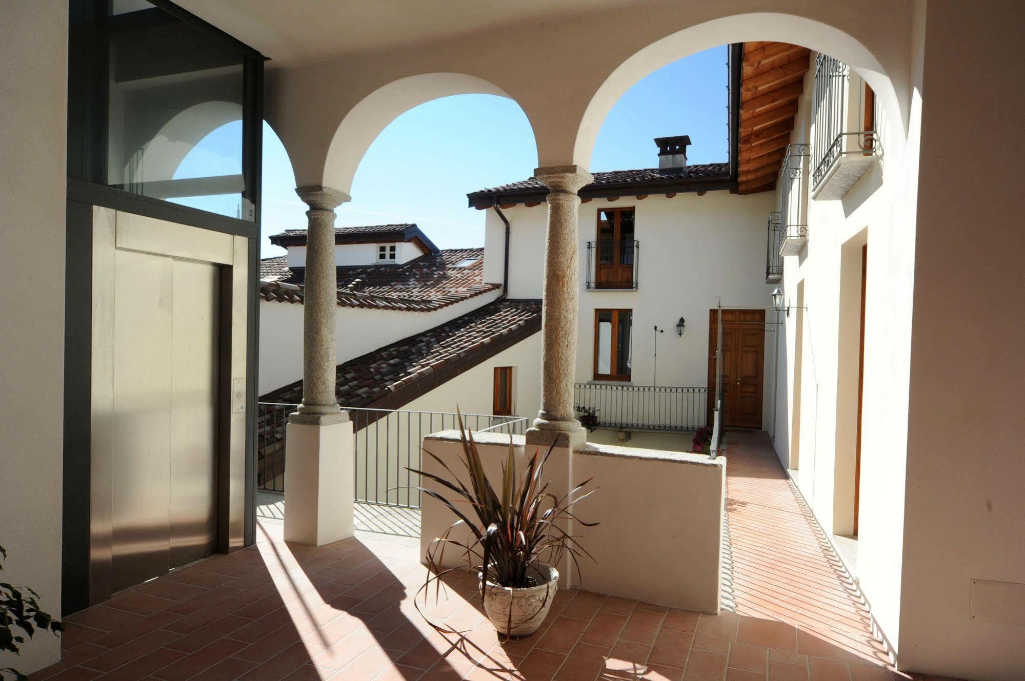 Casa Botta - Luino Lago Maggiore Exteriör bild